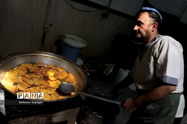 کارگاه پخت زولبیا و بامیه