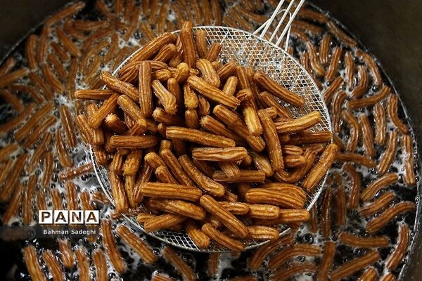 کارگاه پخت زولبیا و بامیه