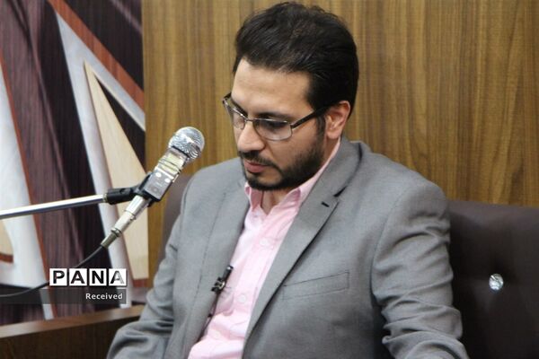 محفل دانش‌آموزی انس با قرآن در سیمرغ