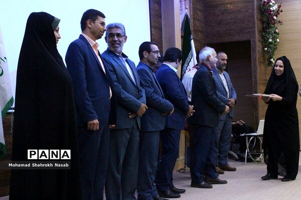 آیین سپاس مربی در ناحیه 3 اهواز