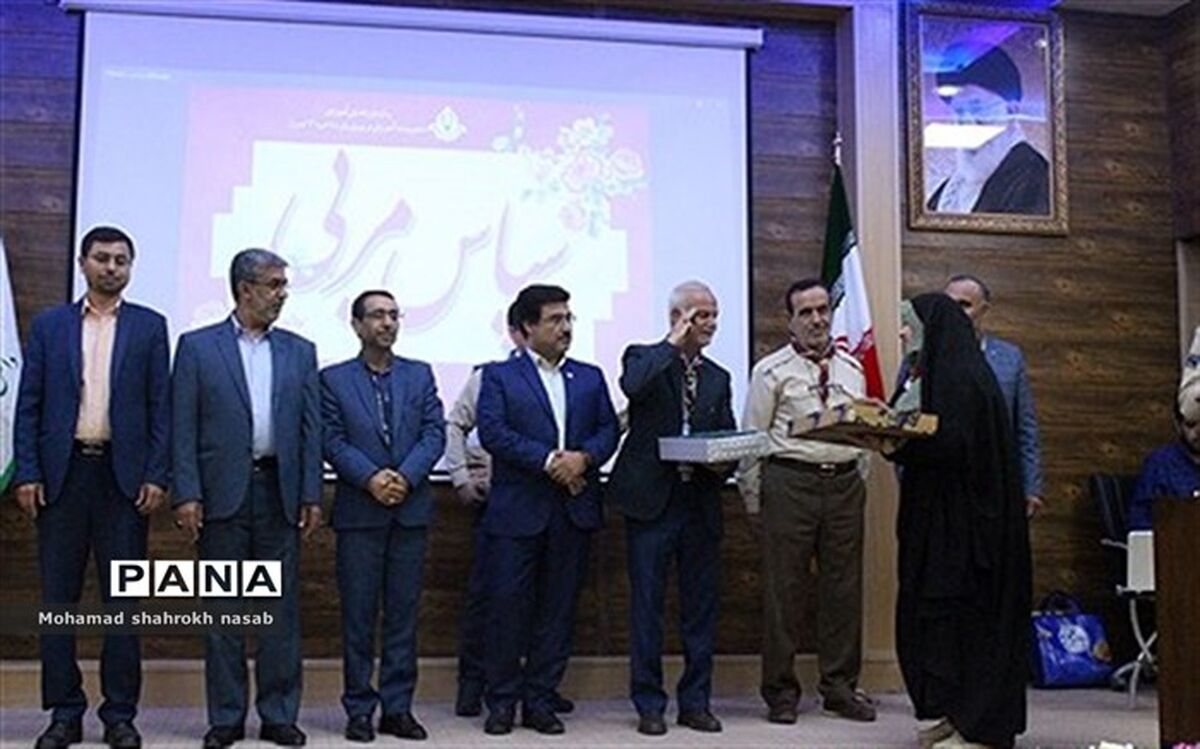 برگزاری آیین سپاس مربی در ناحیه ۳ اهواز