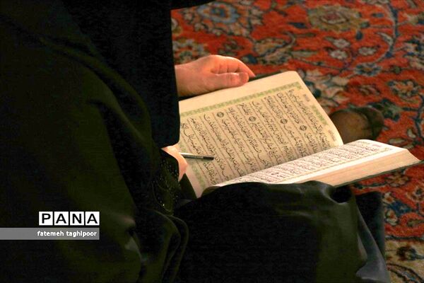مراسم جزء خوانی قرآن کریم در حرم مطهر شاهچراغ (ع)