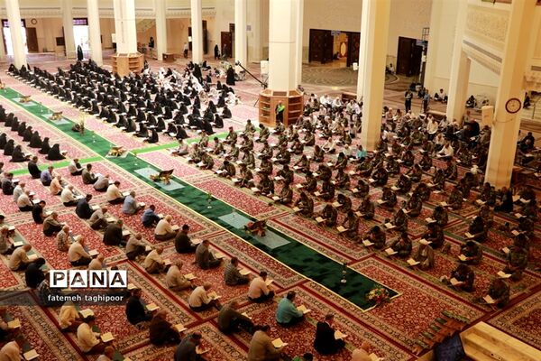 مراسم جزء خوانی قرآن کریم در حرم مطهر شاهچراغ (ع)