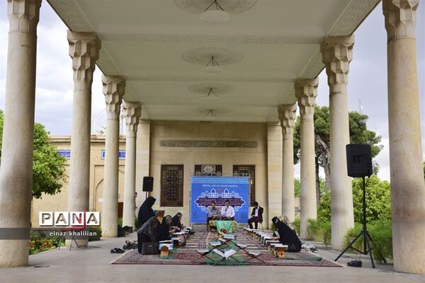 حال و هوای آرامگاه حافظ در ماه  مبارک رمضان