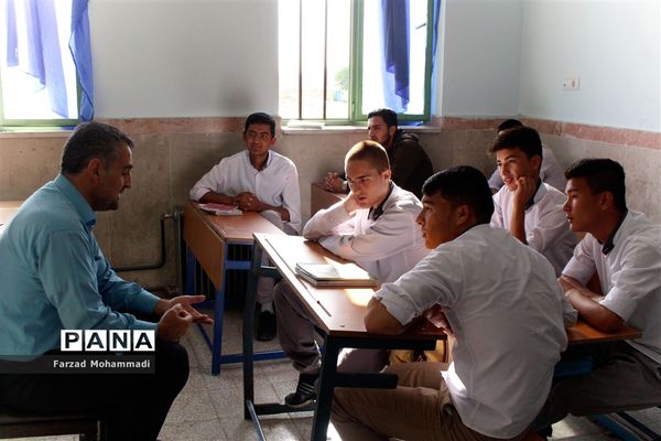 آماده سازی دانش آموزان پایه دوازدهم چهاردانگه  برای کنکور سراسری ۹۸