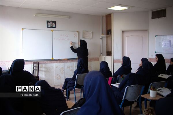 آماده سازی دانش آموزان پایه دوازدهم چهاردانگه  برای کنکور سراسری ۹۸