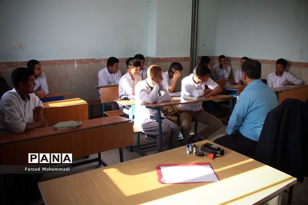 آماده سازی دانش آموزان پایه دوازدهم چهاردانگه  برای کنکور سراسری ۹۸