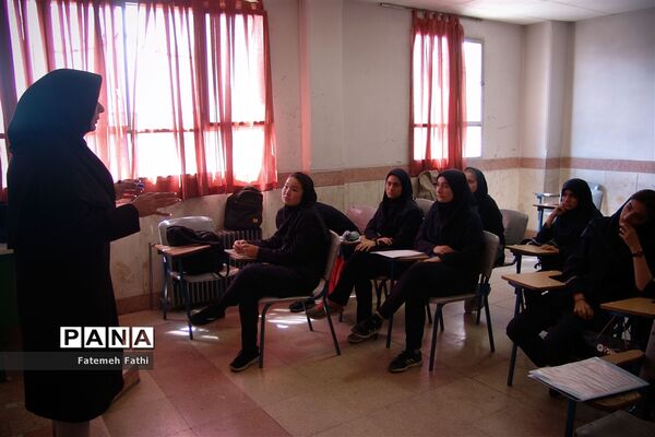 آماده سازی دانش آموزان پایه دوازدهم چهاردانگه  برای کنکور سراسری ۹۸