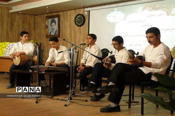 اختتامیه مسابقات فرهنگی و هنری ویژه مقطع متوسطه دوره اول در شهرقدس