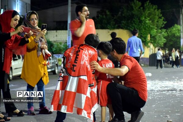 شادی پرسپولیسی‌های بابل برای  قهرمانی در لیگ برتر