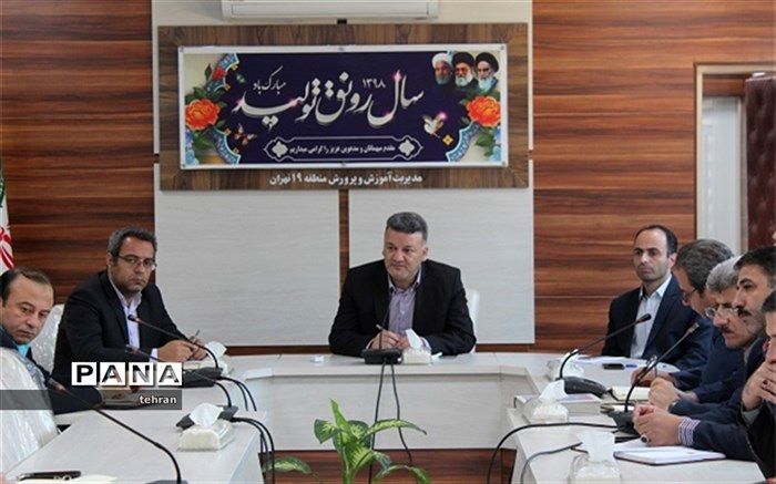 حنیف نیا: حفظ حقوق شهروندی مهمترین اصل در ایام ثبت نام دانش آموزان است