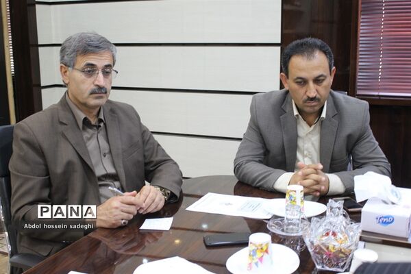 جلسه کارگروه  لباس فرم دانش‌آموزی استان بوشهر