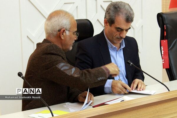 نشست شورای آموزش و پرورش خوزستان در اهواز