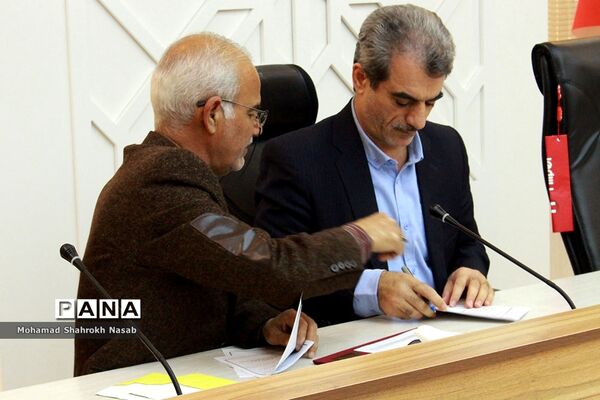 نشست شورای آموزش و پرورش خوزستان در اهواز