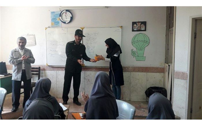 گرامیداشت هفته معلم در مدارس چهاردانگه