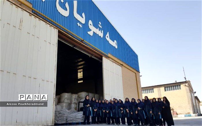 بازدید علمی دانش آموزان دبیرستان فرزانگان دوره اول