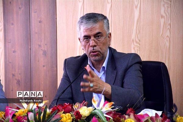 دیدار صمیمی دانش‌آموزان خبرنگار پانا با نماینده مردم تبریز ،اسکو ،آذرشهر در مجلس شورای اسلامی