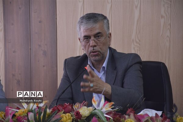 دیدار صمیمی دانش‌آموزان خبرنگار پانا با نماینده مردم تبریز ،اسکو ،آذرشهر در مجلس شورای اسلامی