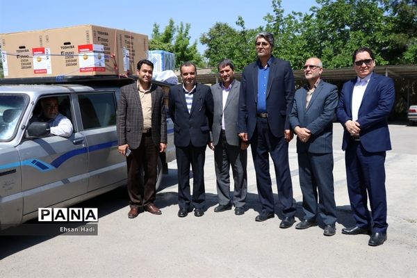 مراسم توزیع اقلام ویژه مدارس حاشیه شهر در قالب کاروان امید