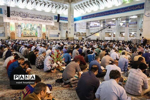 مراسم ترتیل خوانی عمومی قرآن  در حرم حضرت فاطمه معصومه (س)