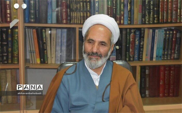 امام جمعه بهاباد: هر ملت و دولتى  که به آمریکا اعتماد کند ضربه خواهد خورد/ عزت و اقتدار ملی ما در گرو روحیه انقلابی است و همچنین روحیه انقلابی حافظ کشور در برابر دشمن است