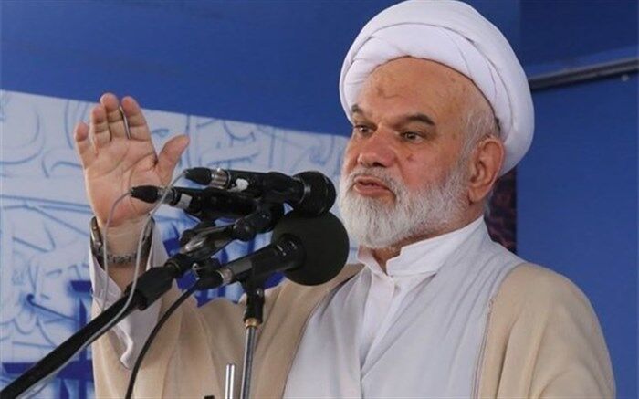 معلمان پایه‌ریزان تمدن نوین و سازندگان هویت و فرهنگ یک ملت هستند