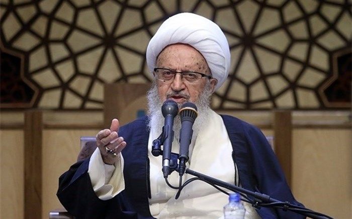 آیت الله مکارم شیرازی: فضای مجازی باعث افزایش مفاسد اخلاقی شده است