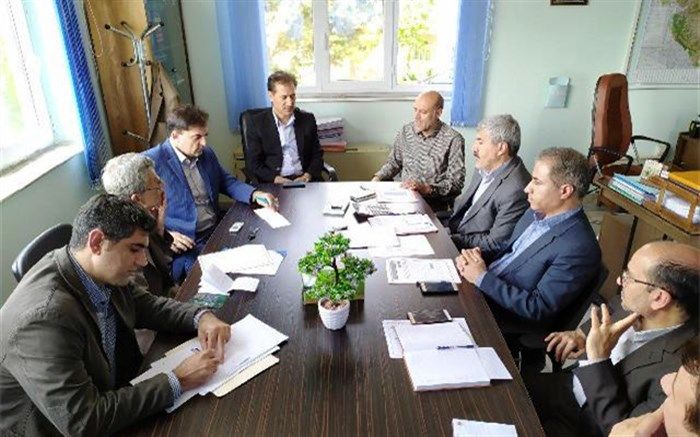 نشست کارگروه استانی طرح ساماندهی و نظارت بر تهیه و توزیع لباس فرم دانش آموزان  کردستان