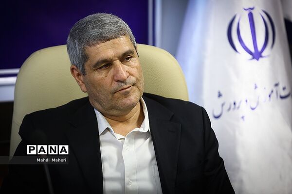 دیدار  تیم دوومیدانی دانش‌آموزی اعزامی به مسابقات جهانی با معاون تربیت بدنی آموزش و پرورش