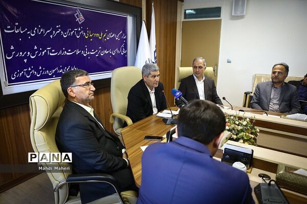 دیدار  تیم دوومیدانی دانش‌آموزی اعزامی به مسابقات جهانی با معاون تربیت بدنی آموزش و پرورش