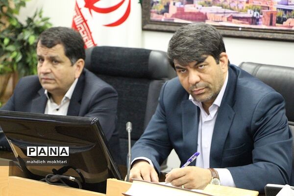 دیدار منتخبان پیشتاز استان با استاندار یزد