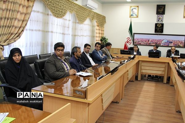 دیدار منتخبان پیشتاز استان با استاندار یزد