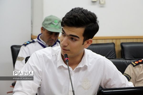 دیدار منتخبان پیشتاز استان با استاندار یزد