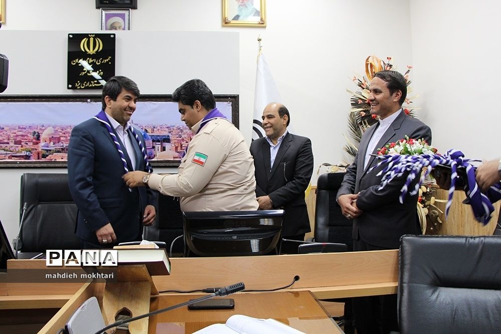 دیدار منتخبان پیشتاز استان با استاندار یزد