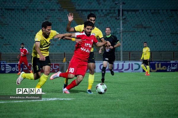 دیدار دو تیم تراکتور سازی تبریز و پارس جنوبی جم