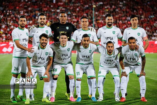 دیدار تیم‌های پرسپولیس و ماشین سازی تبریز