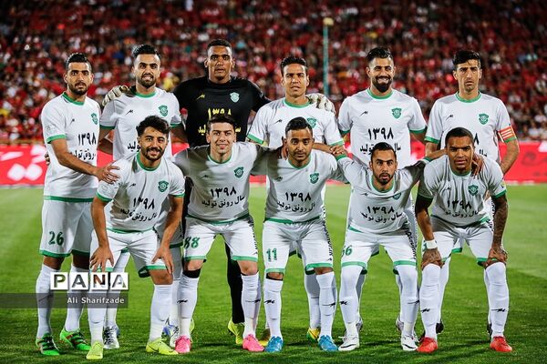 دیدار تیم‌های پرسپولیس و ماشین سازی تبریز