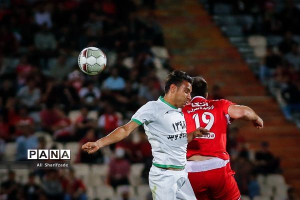 دیدار تیم‌های پرسپولیس و ماشین سازی تبریز