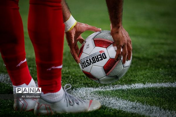 دیدار تیم‌های پرسپولیس و ماشین سازی تبریز