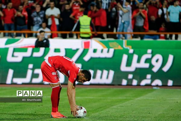 دیدار تیم‌های پرسپولیس و ماشین سازی تبریز