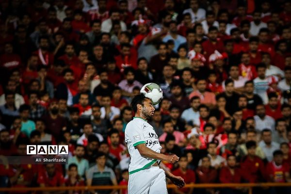 دیدار تیم‌های پرسپولیس و ماشین سازی تبریز