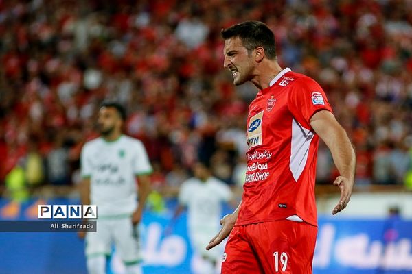 دیدار تیم‌های پرسپولیس و ماشین سازی تبریز