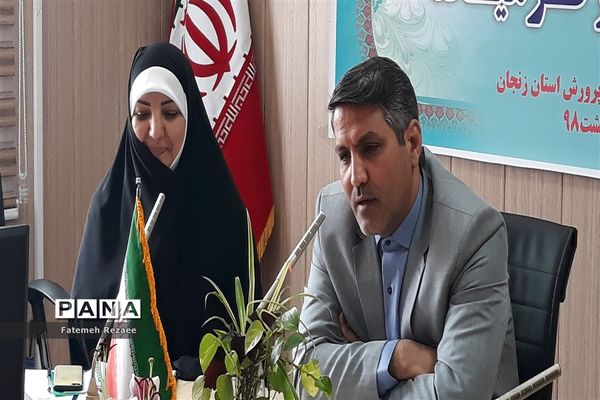 نشست مدیرکل آموزش و پرورش استان زنجان با بانوان توانمند و فرهیخته