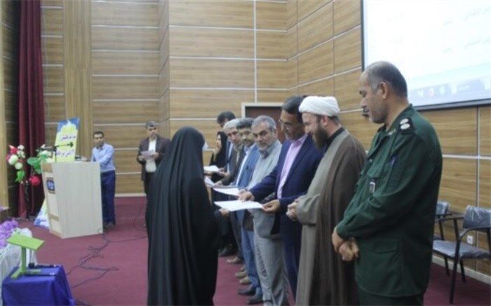 تجلیل از 120 دانش آموز حافظ جز 30قرآن کریم در گناوه برگزار شد