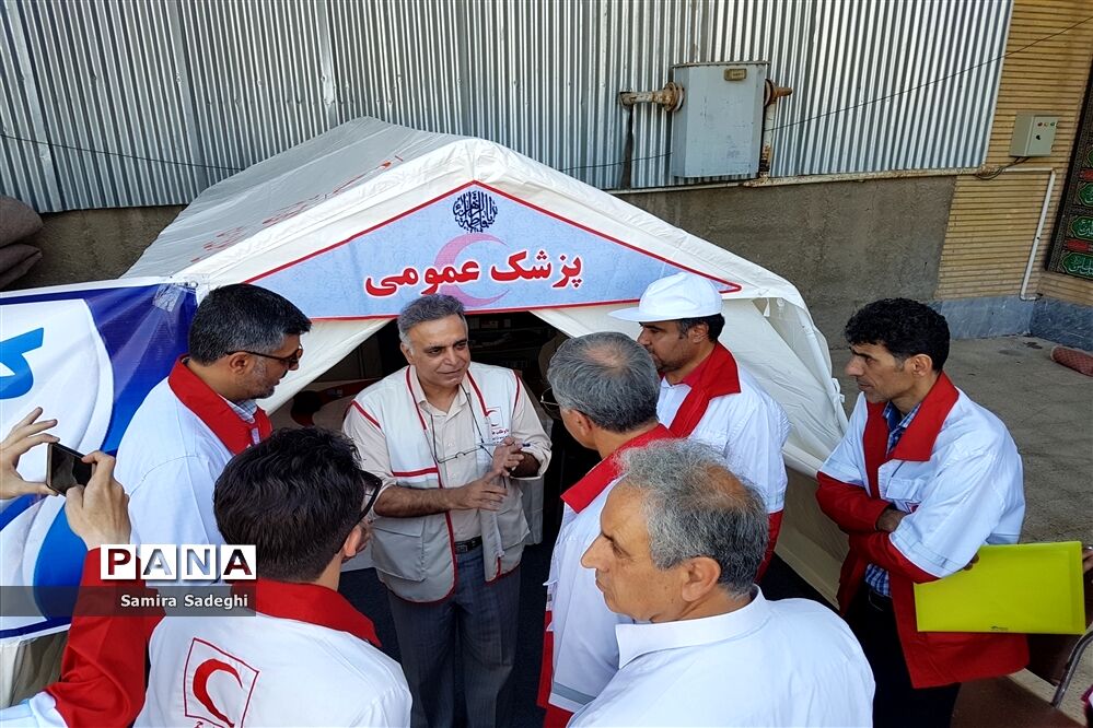 کاروان سلامت جمعیت هلال احمر پاکدشت در روستای قرمز تپه