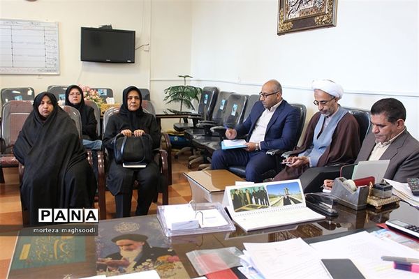 جلسه کارگروه استانی طرح و ساماندهی لباس فرم دانش آموزی