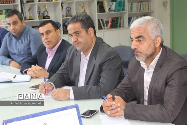 جلسه کار گروه استانی لباس فرم دانش آموزی استان بوشهر