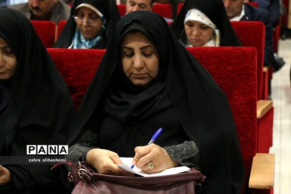 پنجمین دوره نشست ترویج گفتمان تحول آفرین با موضوع اهداف دوره تحصیلی در منطقه11