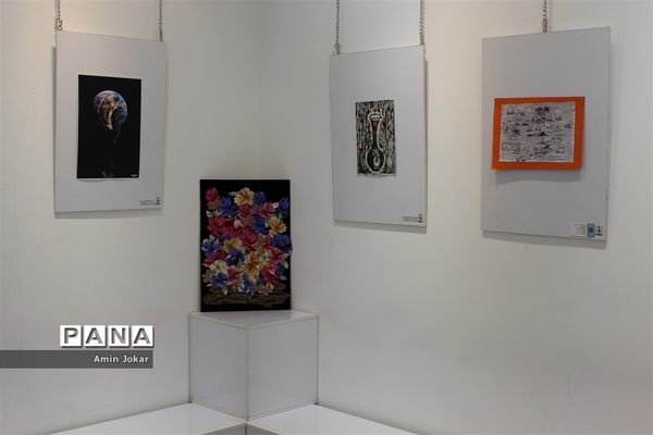 نمایشگاه آثار هنری هنرجویان گرافیک هنرستان غیردولتی نوآوران
