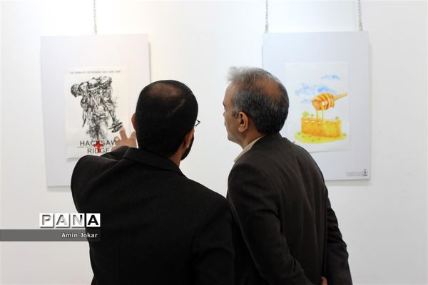 نمایشگاه آثار هنری هنرجویان گرافیک هنرستان غیردولتی نوآوران
